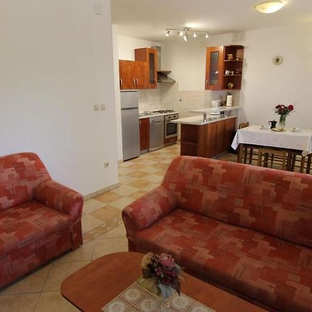 Sveti Vid-Miholjice Apartments Kirincic מראה חיצוני תמונה