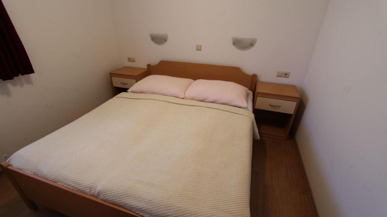 Sveti Vid-Miholjice Apartments Kirincic מראה חיצוני תמונה